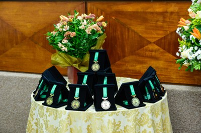 Medalha-Professora-Olga-Barbosa-09-10-2025 (2).jpg