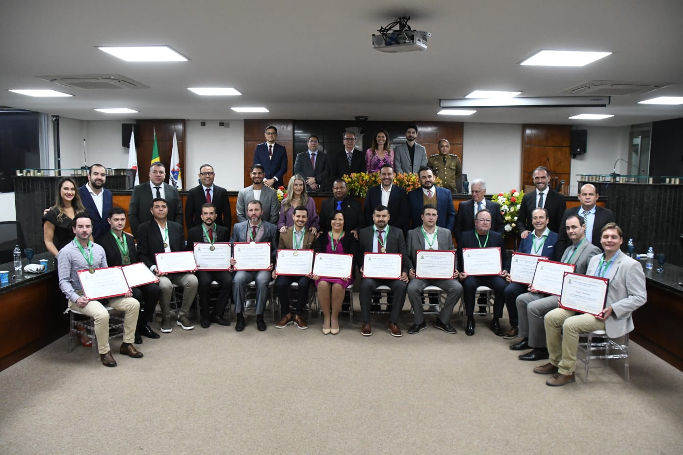 A Câmara Municipal de Patrocínio realizou sessão solene de  entrega de títulos de Cidadania 