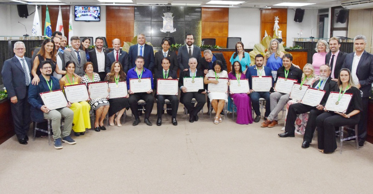 Câmara entregou títulos de Cidadania Honorária