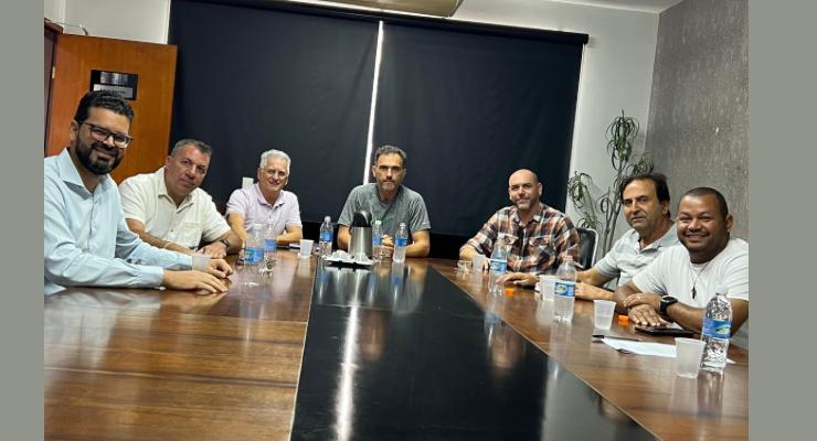 Câmara Municipal recebe responsável  pela Secretaria de Urbanismo para debater alvará simplificado e o projeto do novo plano diretor