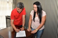 CONCURSO PÚBLICO: EMPOSSADA MAIS UMA SERVIDORA 