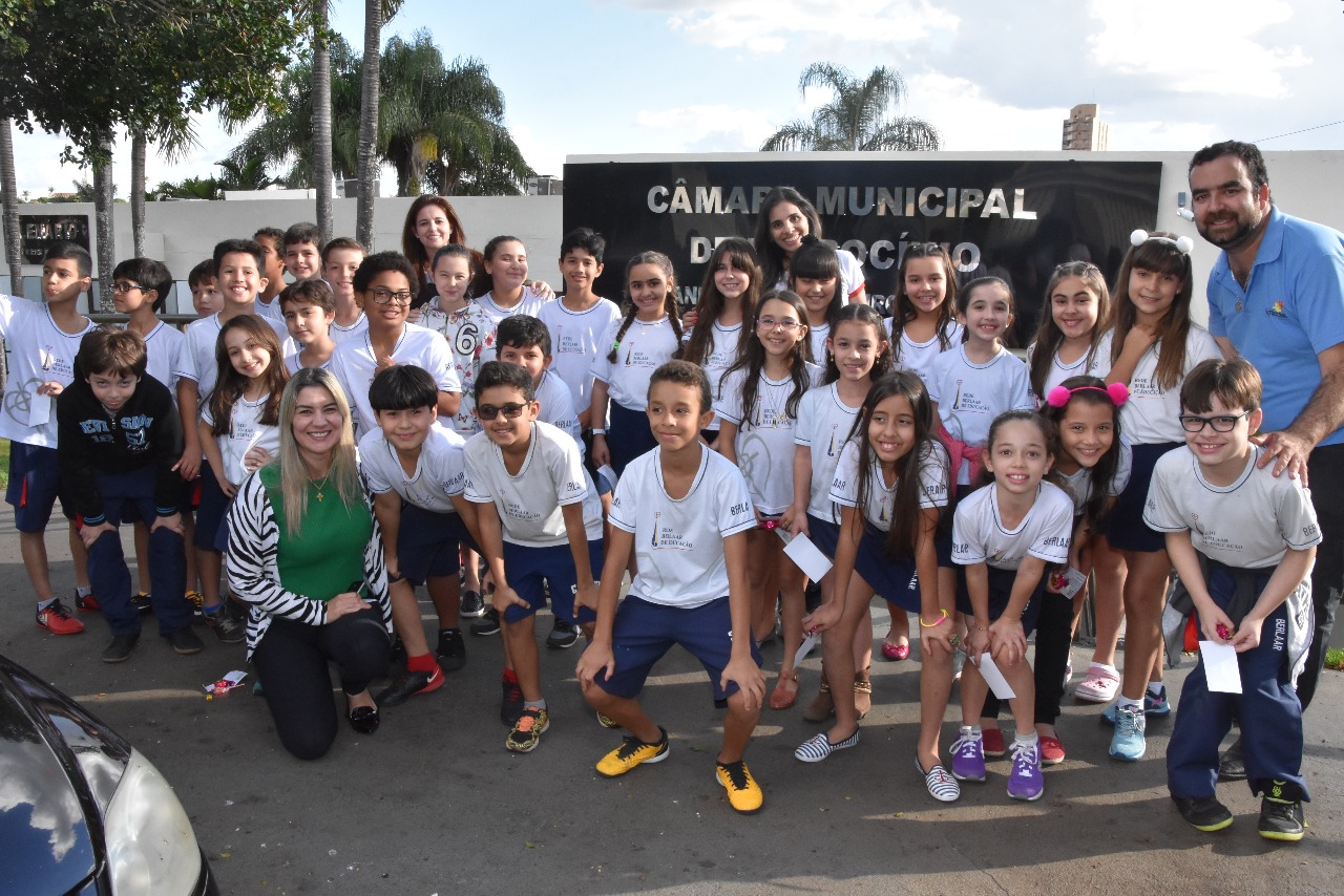 CRIANÇAS DO BERLAAR VISITAM A CÂMARA MUNICIPAL DE PATROCÍNIO