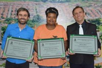 DURANTE A 35ª REUNIÃO ORDINÁRIA PROFESSORES SÃO HOMENAGEADOS