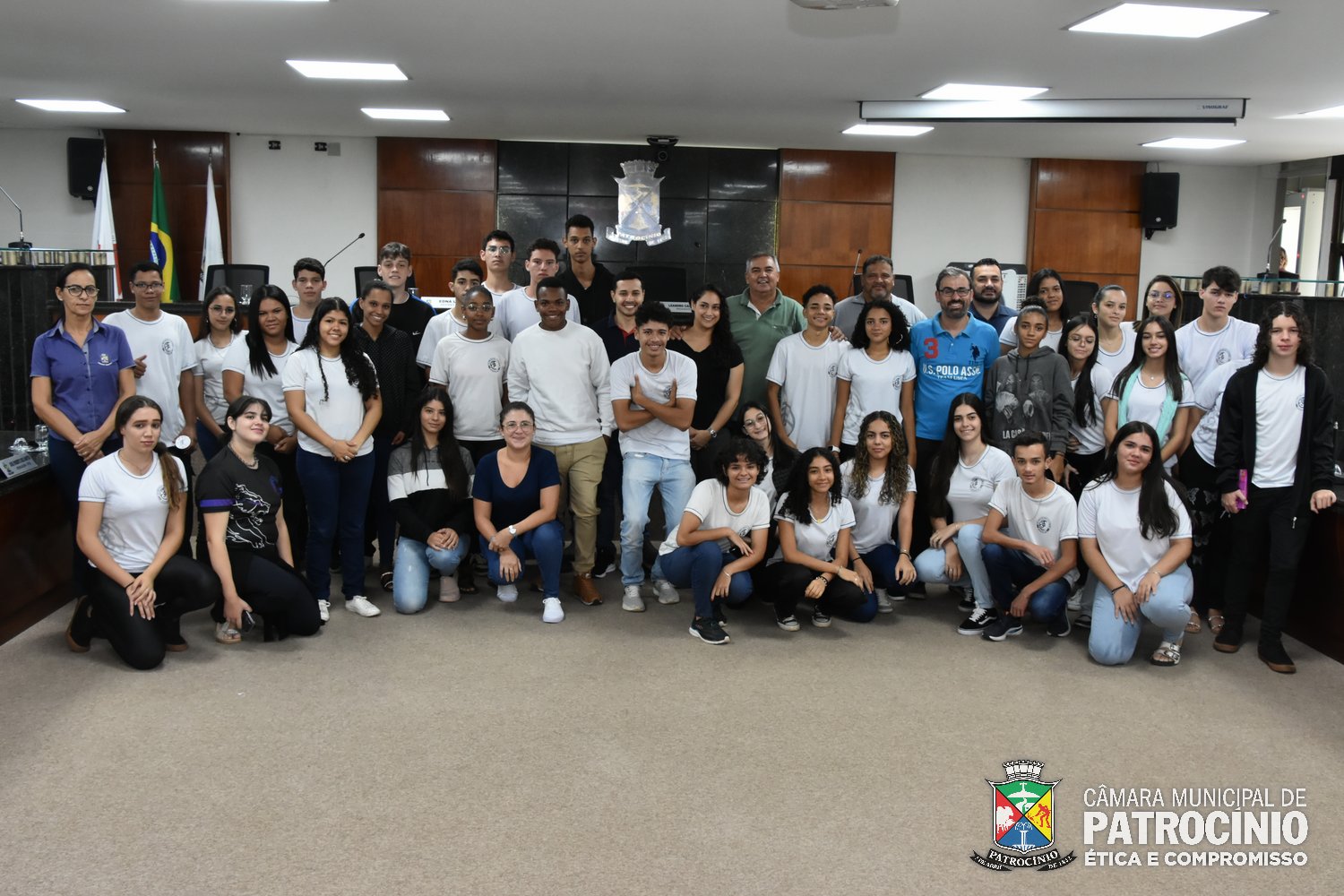 ESCOLA DO LEGISLATIVO REALIZA PRIMEIRA OFICINA DO PARLAMENTO JOVEM