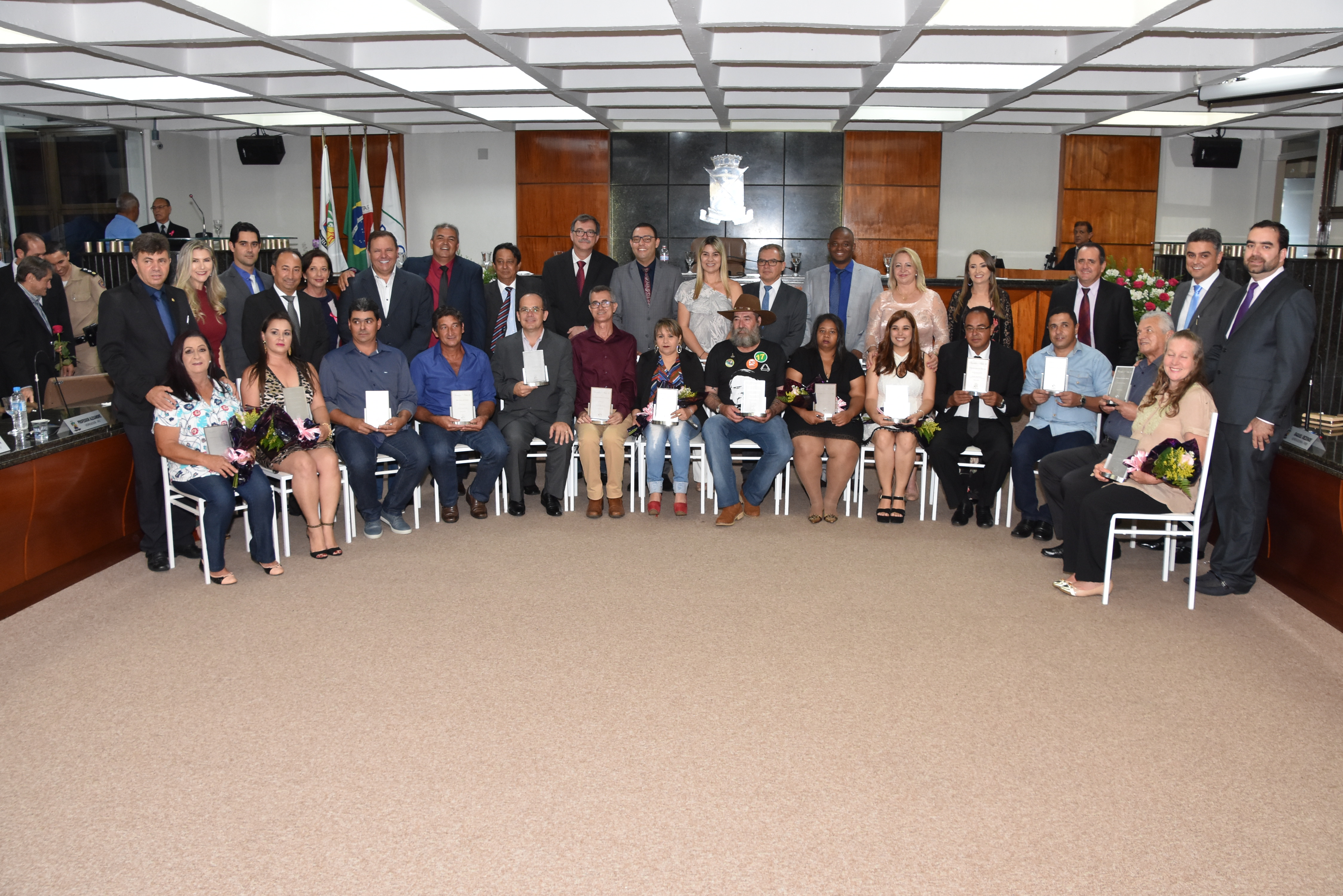 SERVIDOR NOTA 10: JUSTA HOMENAGEM AOS SERVIDORES DESTAQUE