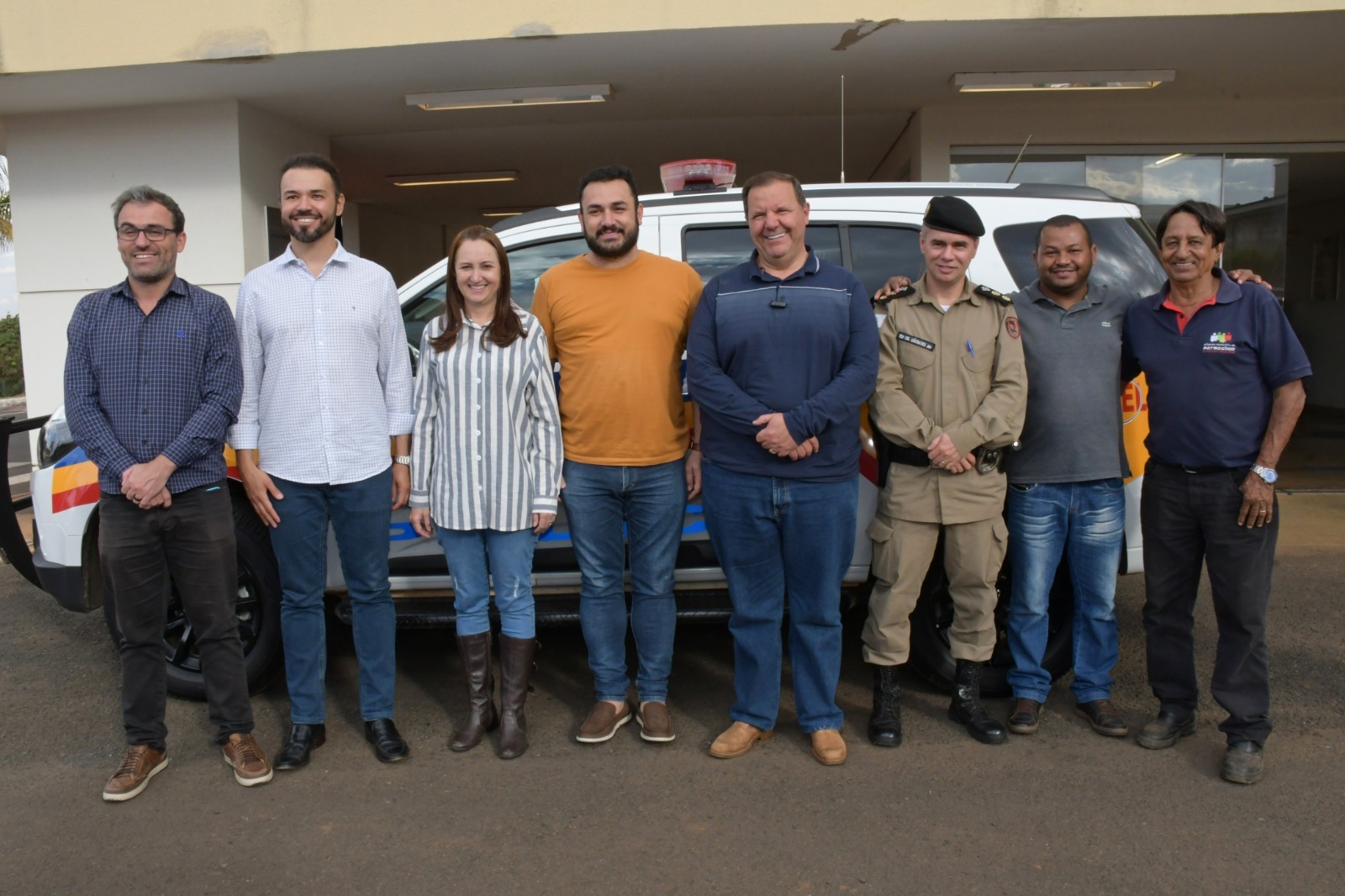 VEREADORES ENTREGAM MOÇÃO DE APLAUSOS AO 46ª BATALHÃO DE POLÍCIA EM SOLENIDADE DE RECEBIMENTO DE VIATURA 0KM